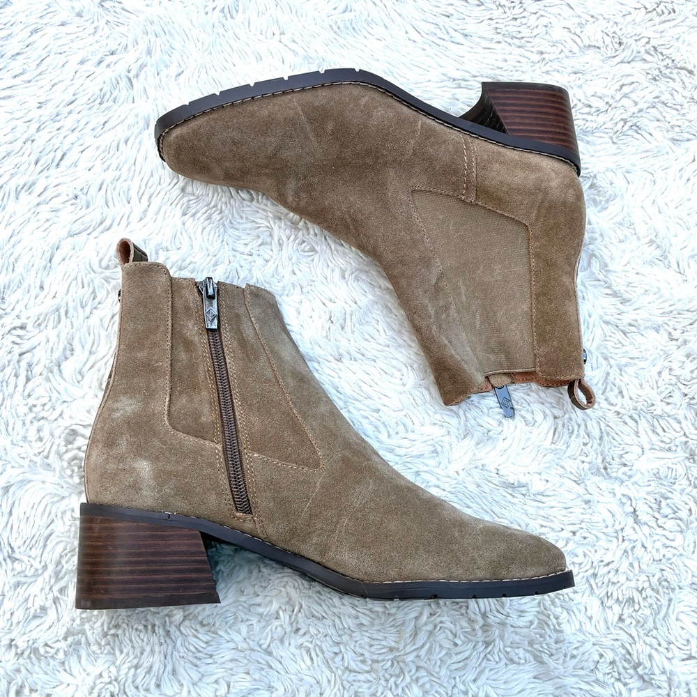 Donald Pliner NWOT Flower Boots in Smoke Sz 8 - Picture 8 of 11
